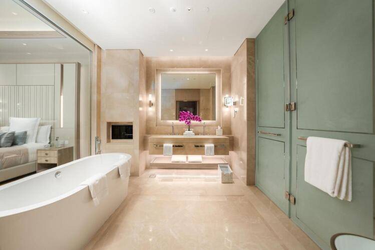 Five Luxe Jbr
