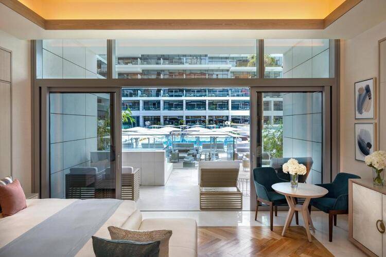 Five Luxe Jbr