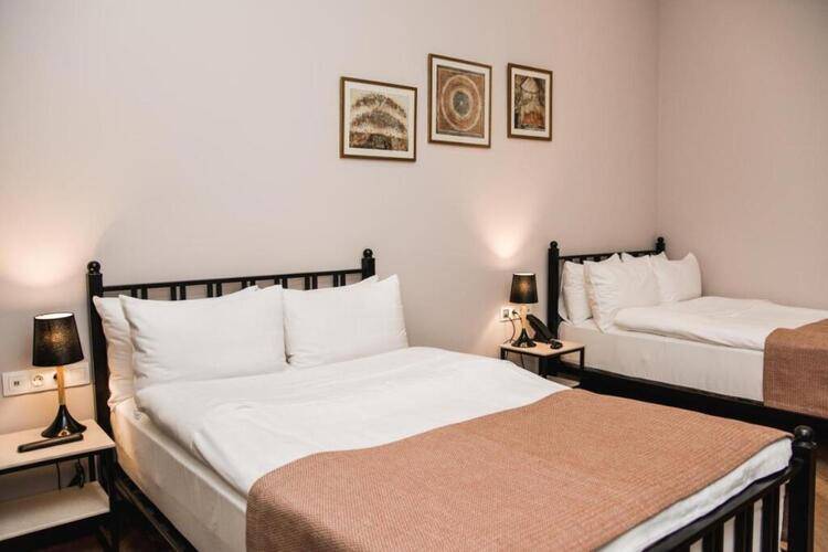 Makmani Hotel