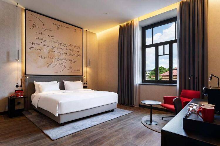 Radisson Red