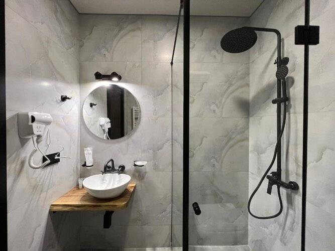 Twentyone By Vintage Hotel Collections