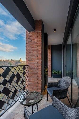 Bridge Hotel