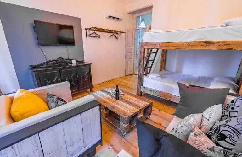H&B Apartments Vasil Petriashvili