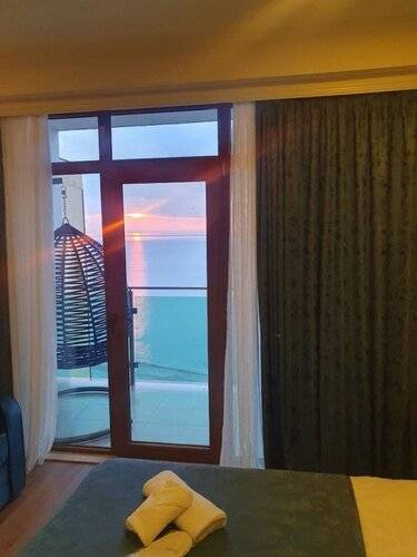 Fresh Wave Hotel