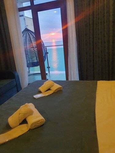 Fresh Wave Hotel