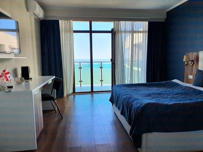 Fresh Wave Hotel