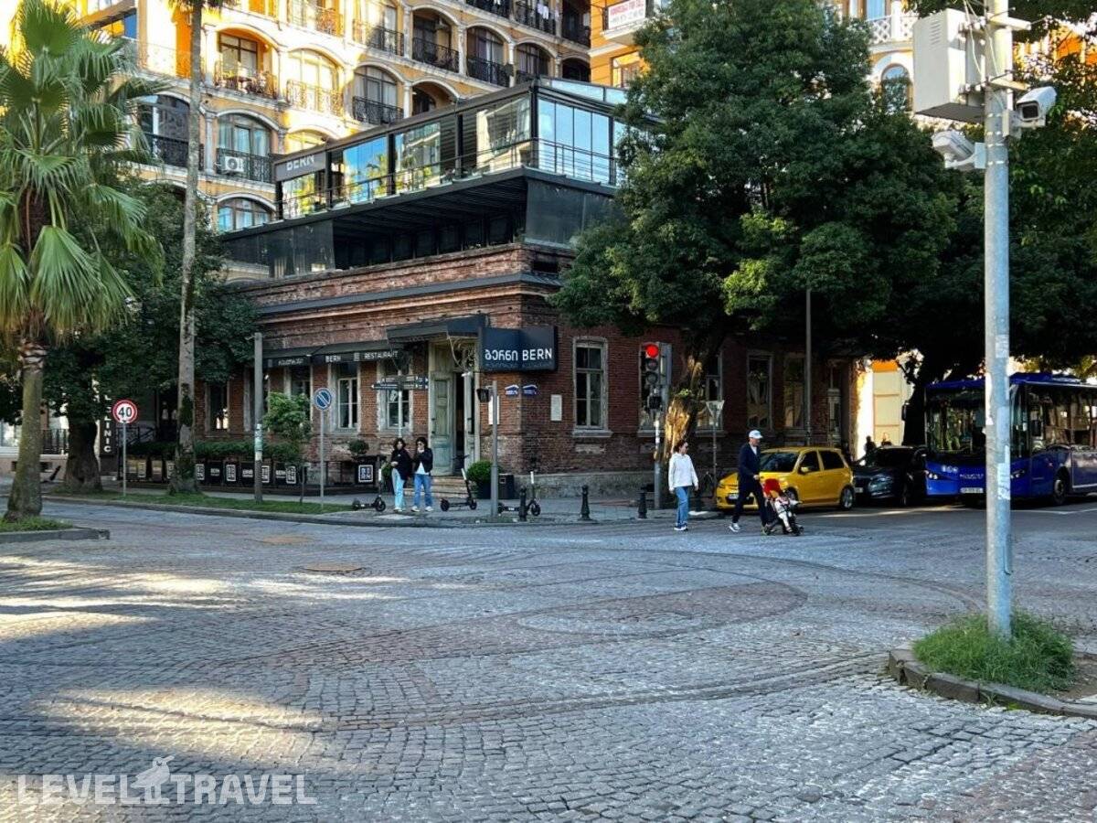 фотографии отеля Апартаменты В Центре Батуми 50 Метров От Моря, Porta Tower в Грузия(Батуми) - фото №19