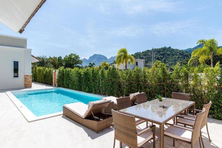 The Oriental Beach Pearl Resort