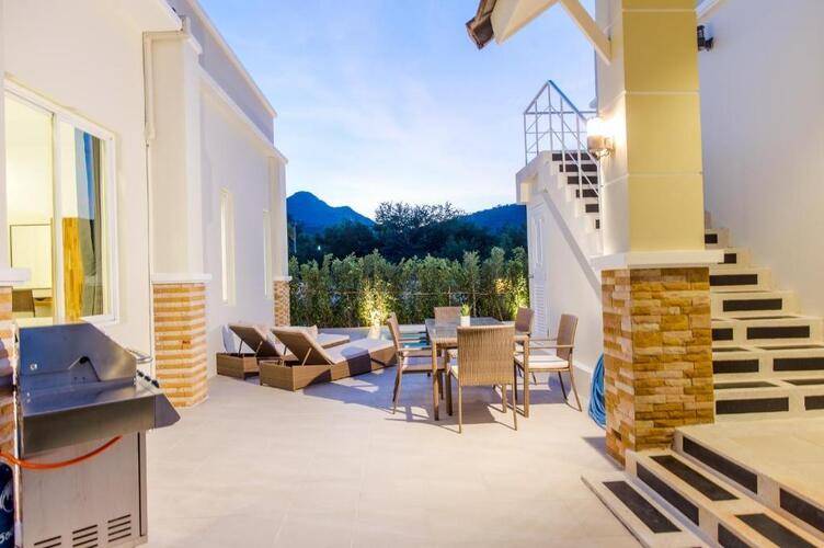 The Oriental Beach Pearl Resort