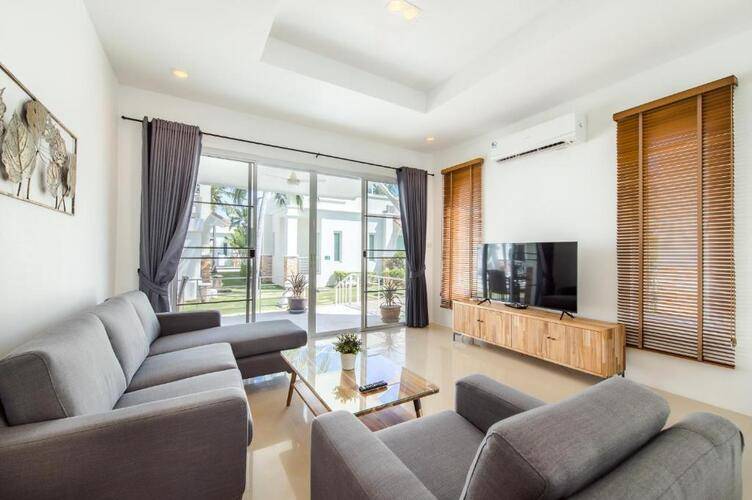 The Oriental Beach Pearl Resort