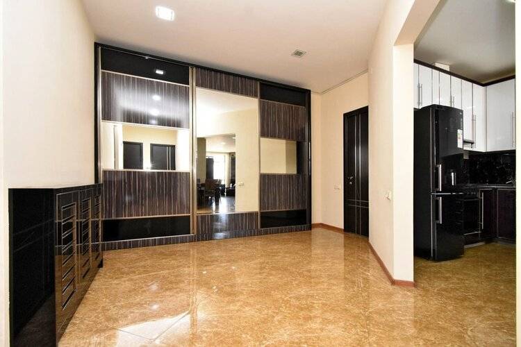 Апартаменты Rentinnyerevan 74 Aram Street Д74