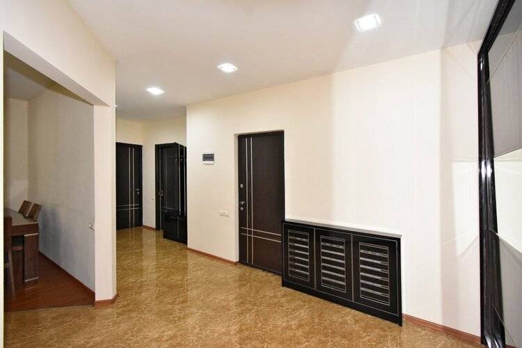 Апартаменты Rentinnyerevan 74 Aram Street Д74