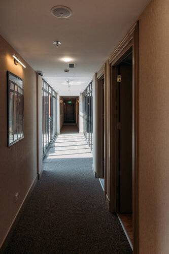 Hotel Monday