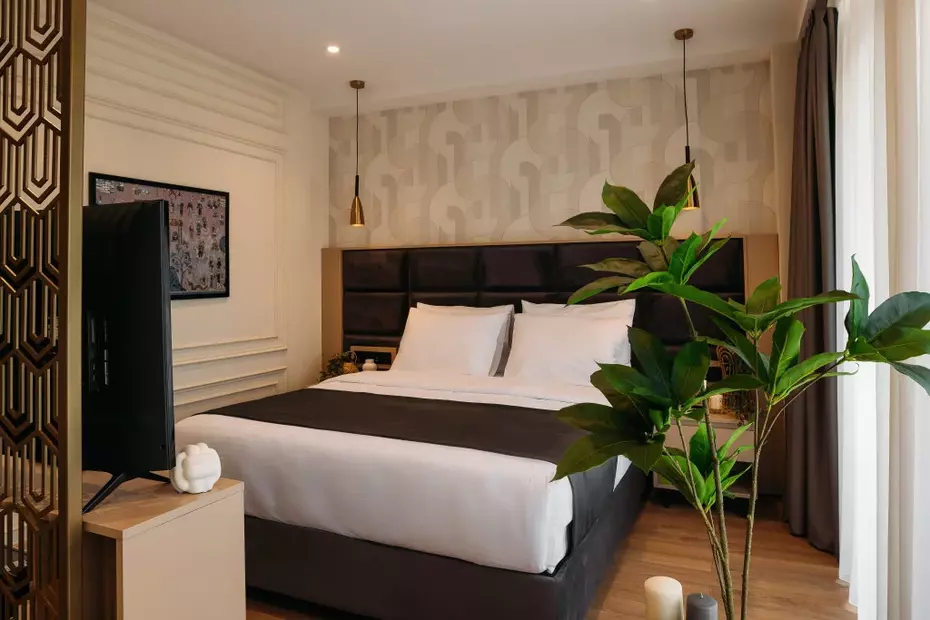 Hotel Monday
