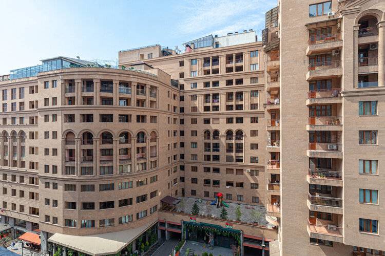 Апартаменты Stay Inn On Buzand Street 17-85