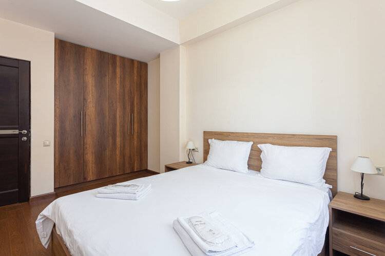 Апартаменты Stay Inn On Buzand Street 17-85