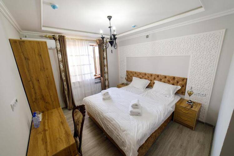 Khans Palace Hotel