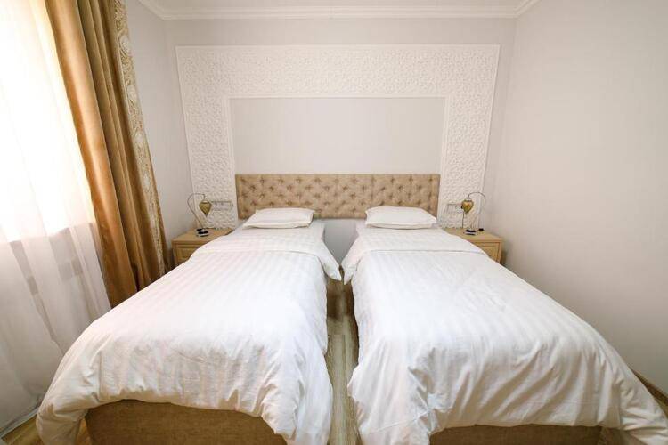 Khans Palace Hotel