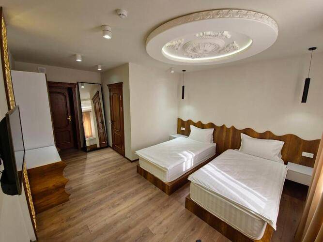 Khans Palace Hotel