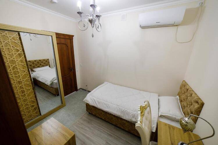Khans Palace Hotel