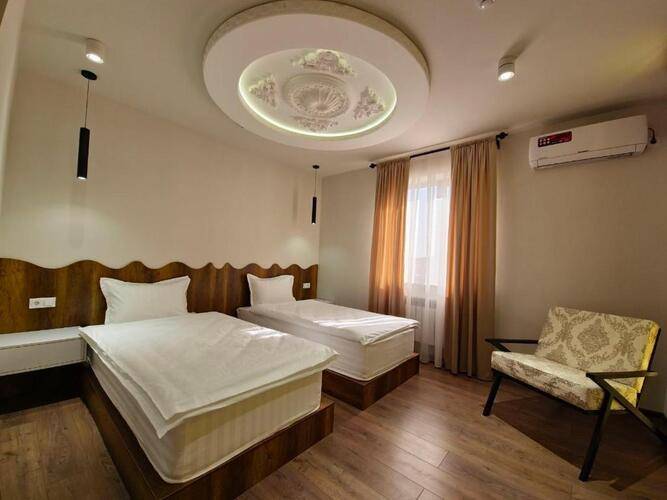 Khans Palace Hotel
