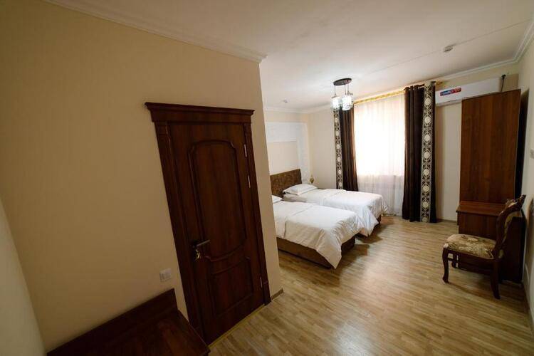 Khans Palace Hotel