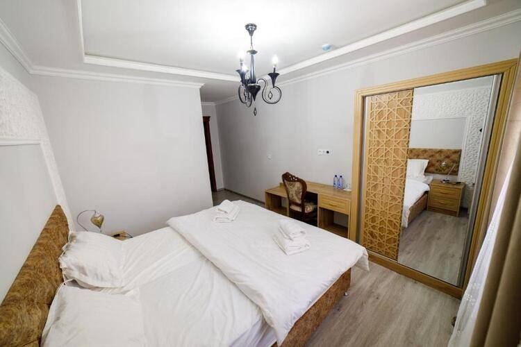Khans Palace Hotel