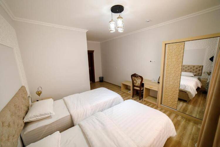 Khans Palace Hotel