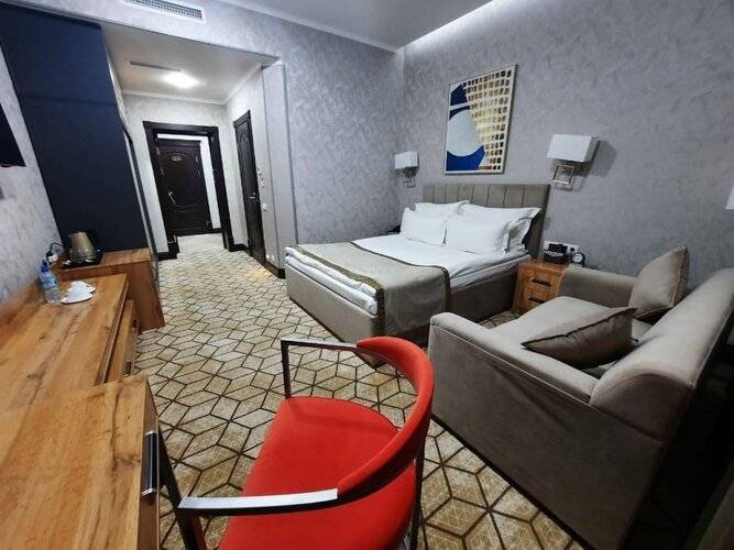 Zarafshan Grand Hotel