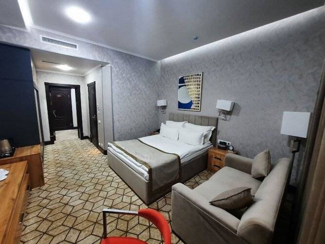 Zarafshan Grand Hotel