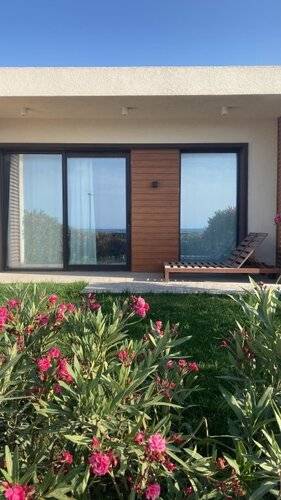 Апартаменты Sea Breeze White Villa