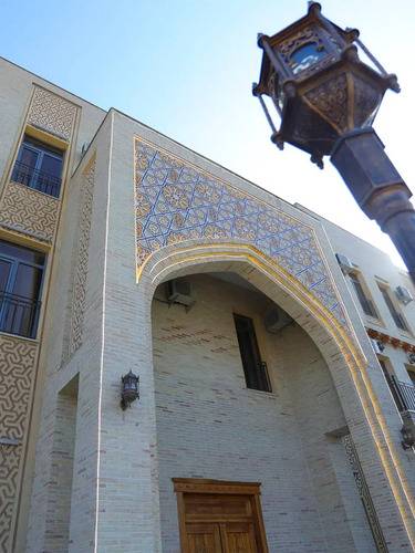 Dunyo Palace