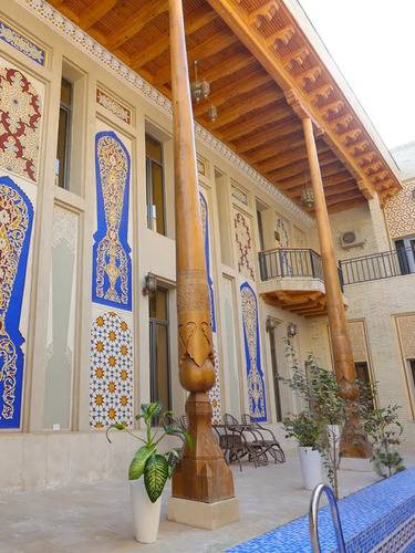 Dunyo Palace