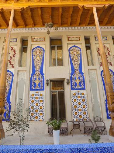 Dunyo Palace