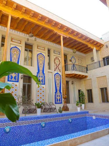 Dunyo Palace