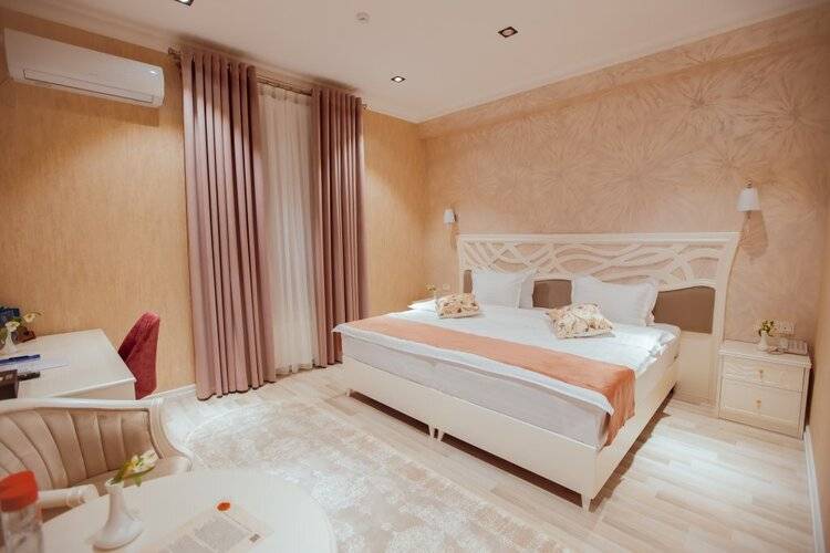 Silk Road Empire Hotel