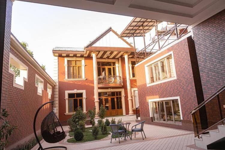 Ahmad Hotel