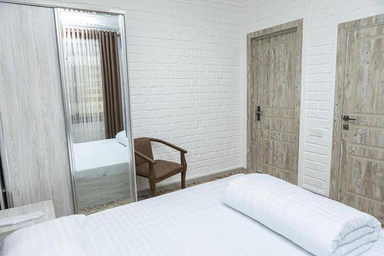 Ahmad Hotel