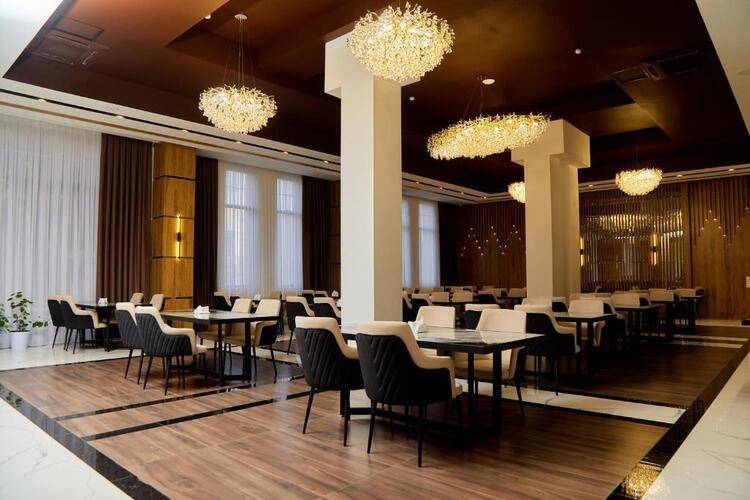 Grand Plaza