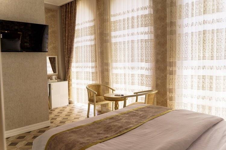 Ayniу Hotel