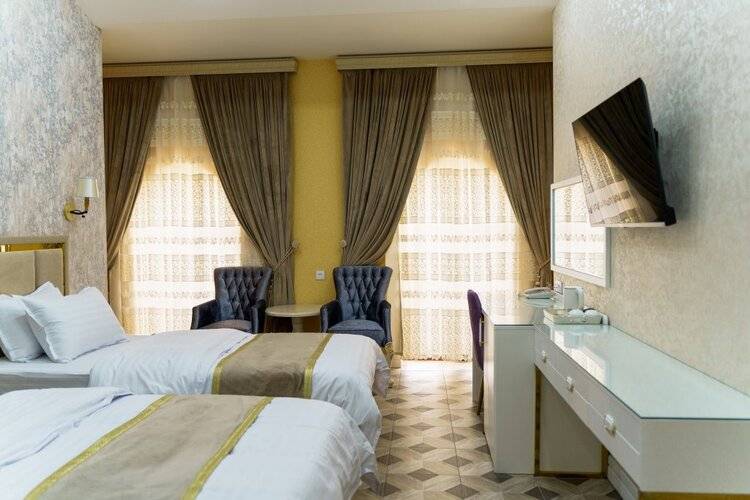 Ayniу Hotel