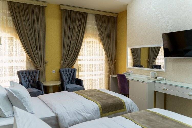 Ayniу Hotel