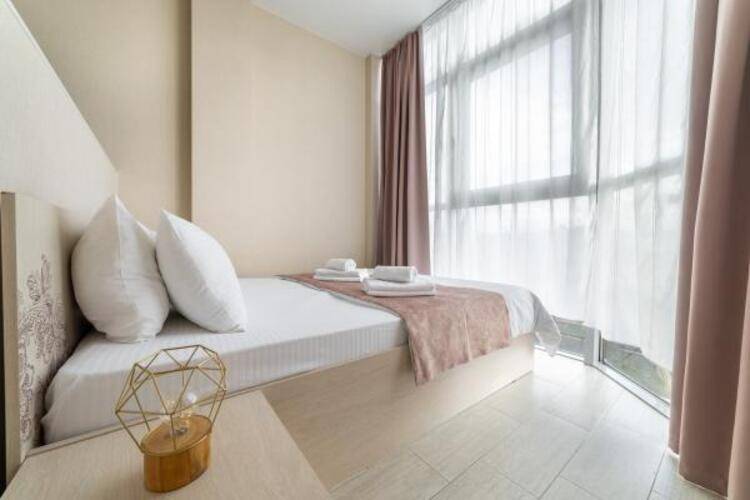 Deluxe Apartment (Делюкс Апартамент) На Улице Садовая