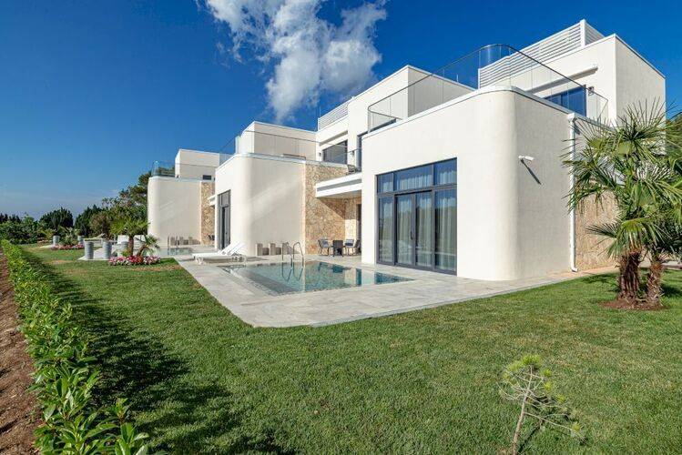 Luciano Wellness & Spa Foros