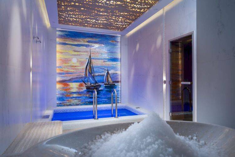 Luciano Wellness & Spa Foros