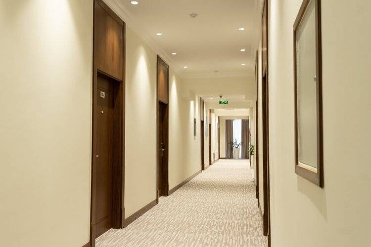 Mir Luxe Plaza Hotel