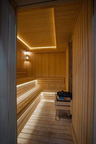 5 Wood Hotel & Spa