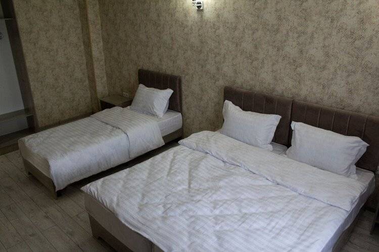 Artist Regency Hotel