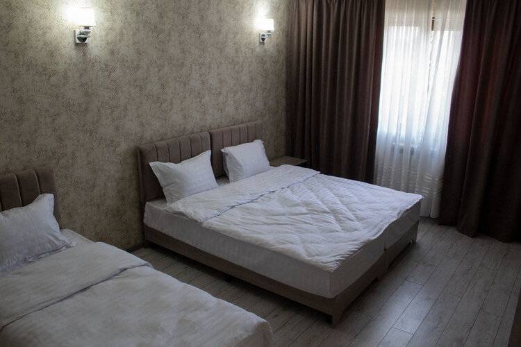 Artist Regency Hotel