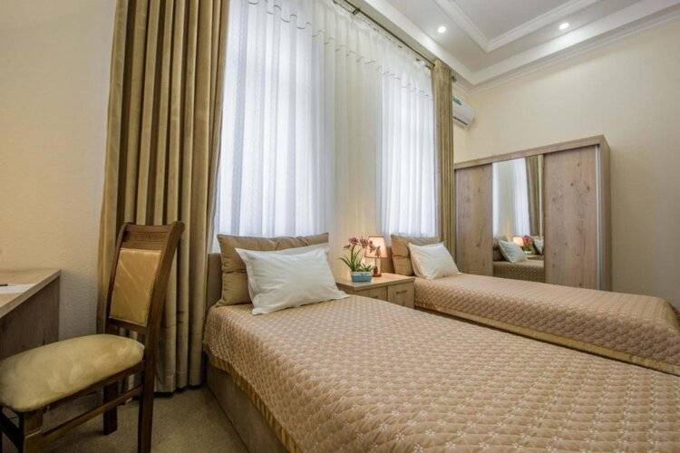 Huzur Hotel